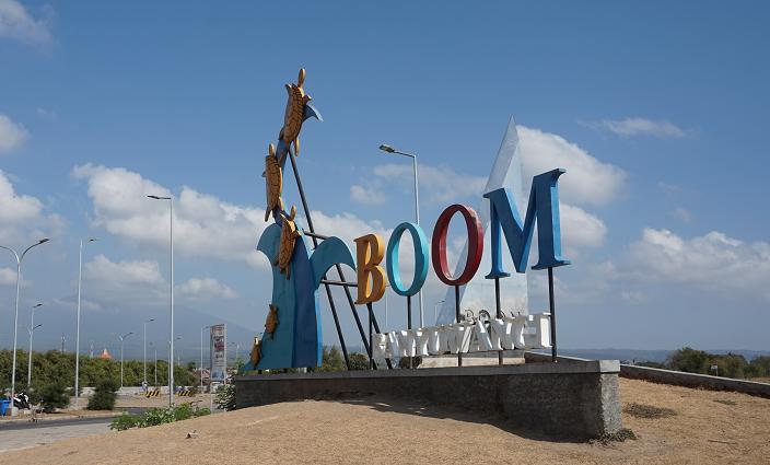 Marina Boom Banyuwangi, an Instagramable Beautiful Beach -  TheIndonesiaAdventure.com