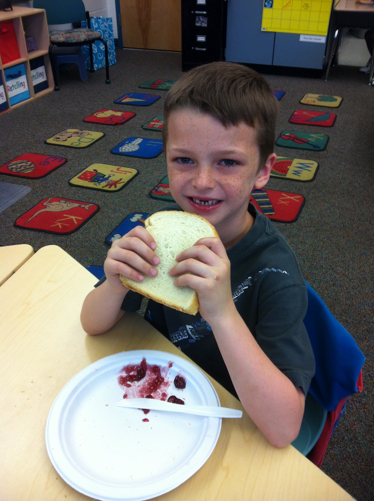 Mrs. Doiron's Kindergarten Class How to make a peanut butter and jelly
