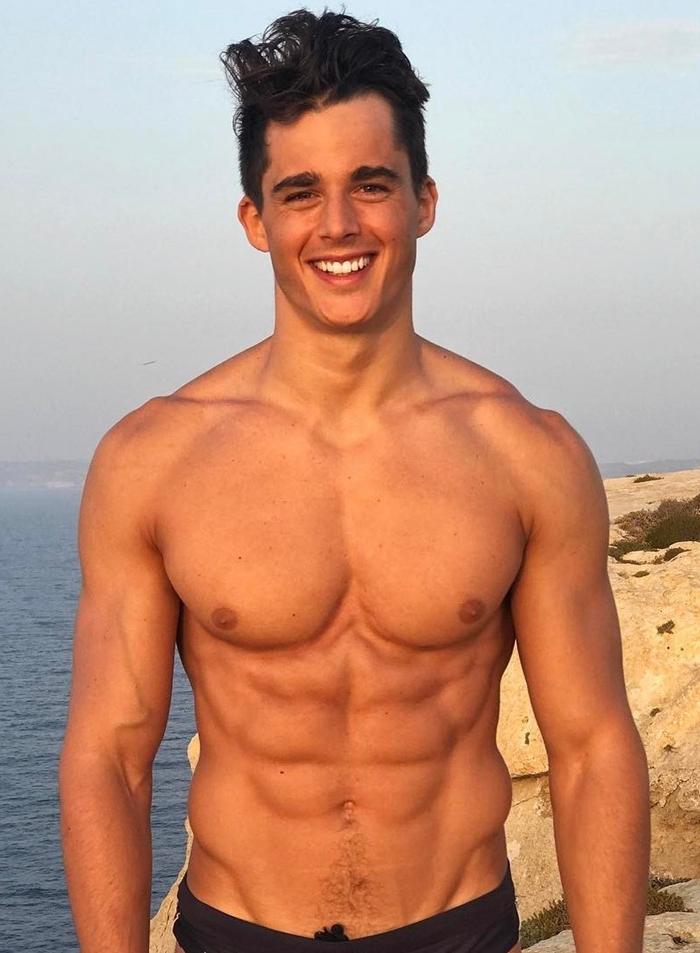 hot-muscular-italian-male-model-pietro-boselli-pretty-smile-big-pecs-fit-shirtless-body