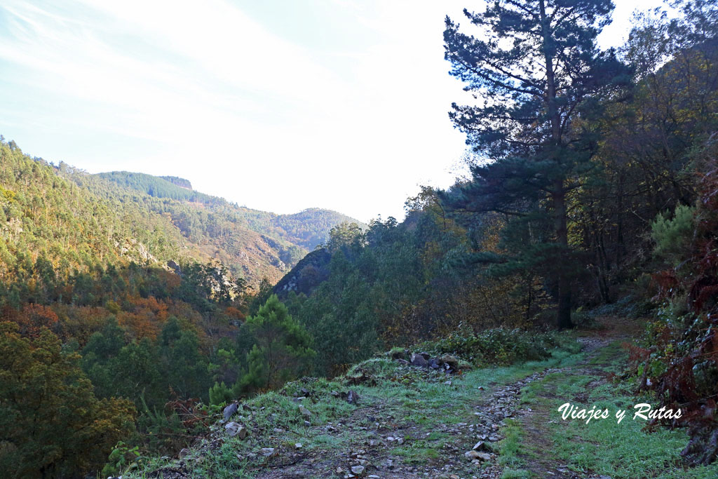 Paisaje hacia la Cascada del Nonaya, Asturias