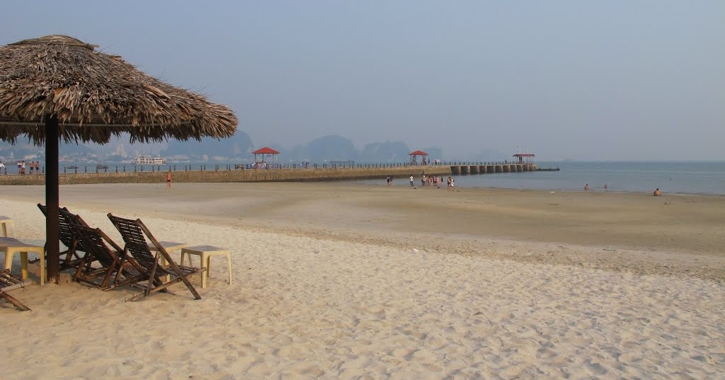 Vietnam beautiful: Bai Chay Beach