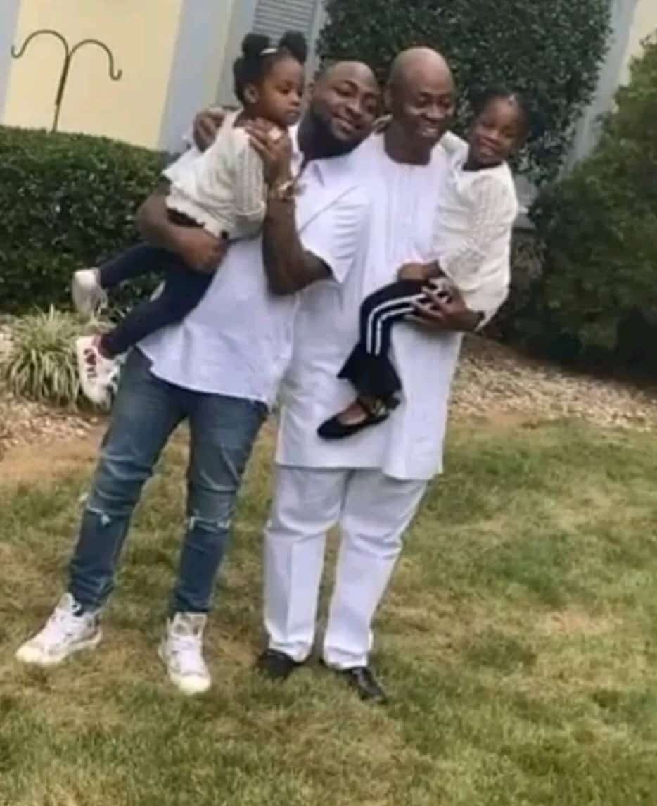 Photos of Davido with his daughters and dad - Simply Entertainment ...