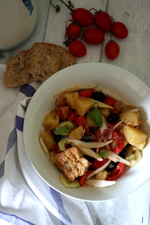 Insalata eoliana cu’ pane caliatu