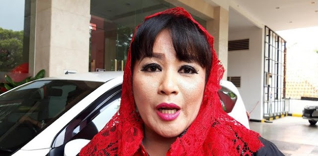 Iwan Sumule: Ayo Kita Mulai Viralkan #TangkapDewiTanjung Iwan Sumule: Ayo Kita Mulai Viralkan #TangkapDewiTanjung