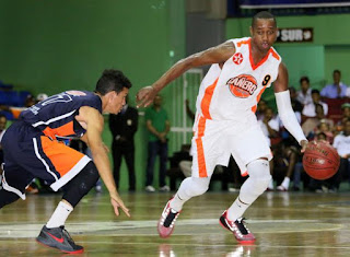 Kelvin Peña guía a los Powers en el Basket Superior de Montellano