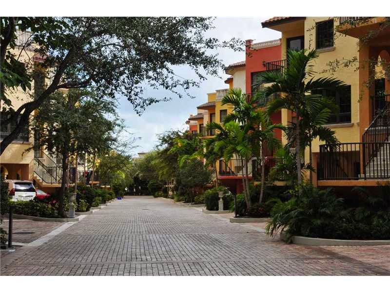 Cloisters on the Bay at Coconut Grove, Fl