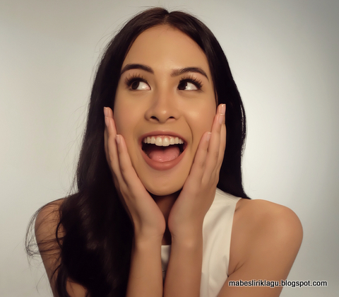 Maudy Ayunda - Aku Sedang Mencintaimu Maudy Ayunda - Aku Sedang Mencintaimu