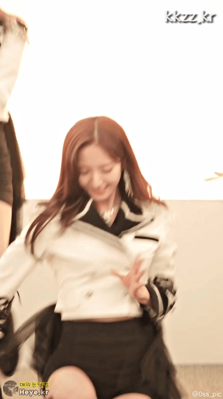바지가 타이트한 보나