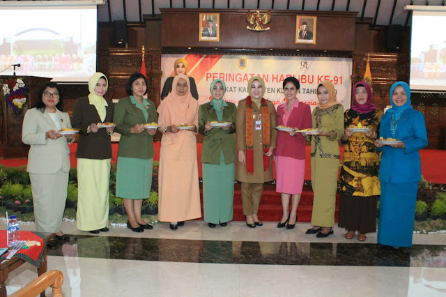 Perempuan berdaya Indonesia Maju