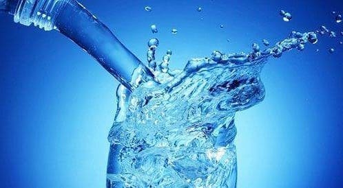هل تعلم لماذا نشعر بالعطش ؟ و لماذ الماء هو الوحيد الذي يروينا ؟