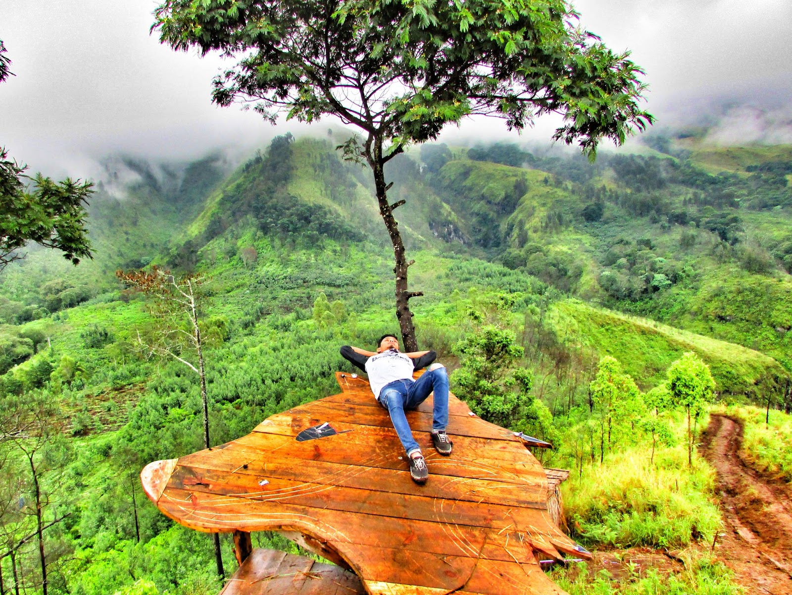 Hasil gambar untuk hill lawang