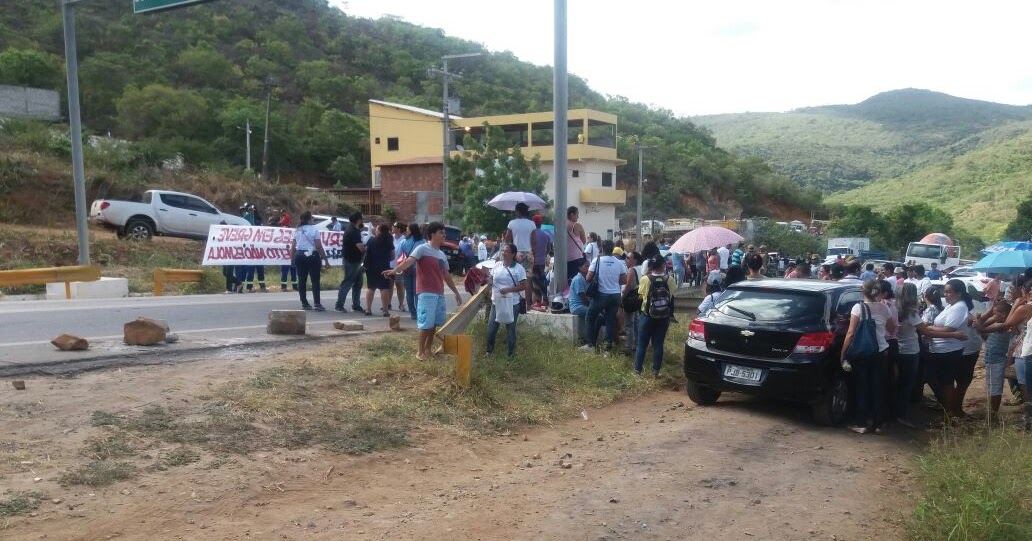 NONATO NOTÍCIAS PROFESSORES DE CAMPO FORMOSO FECHAM A BA 220, NONATO NOTÍCIAS PROFESSORES DE CAMPO FORMOSO FECHAM A BA 220,