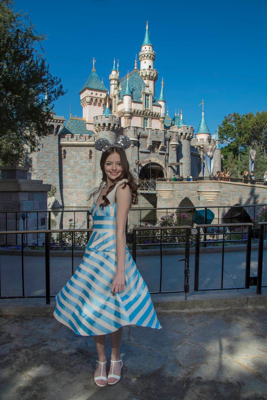Mackenzie Foy is Clara in “THE NUTCRACKER AND THE FOUR REALMS”