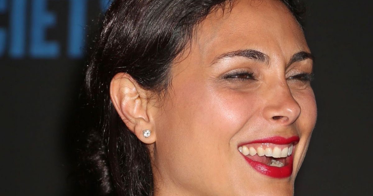 Morena Baccarin Clicks at The Great Society Ppening in New York 1 oct-2019