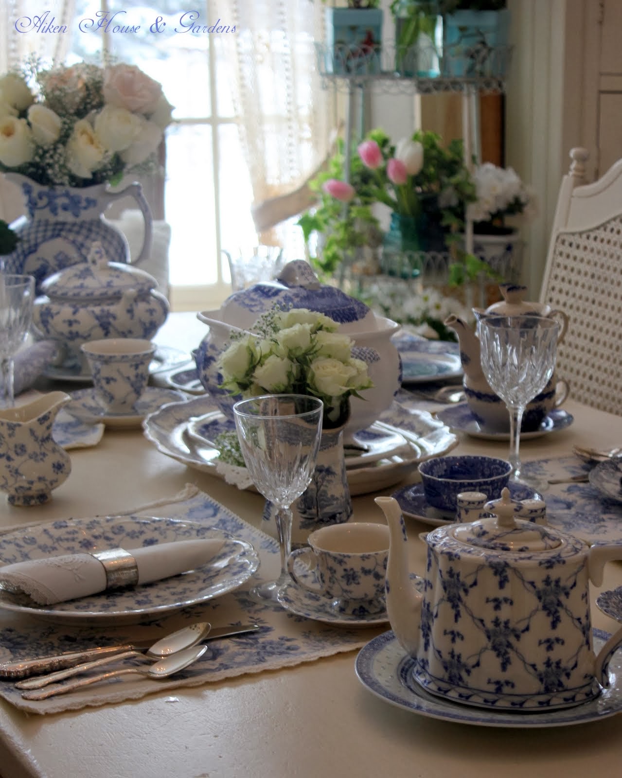 Aiken House & Gardens: Blue & White Transferware Tablescape