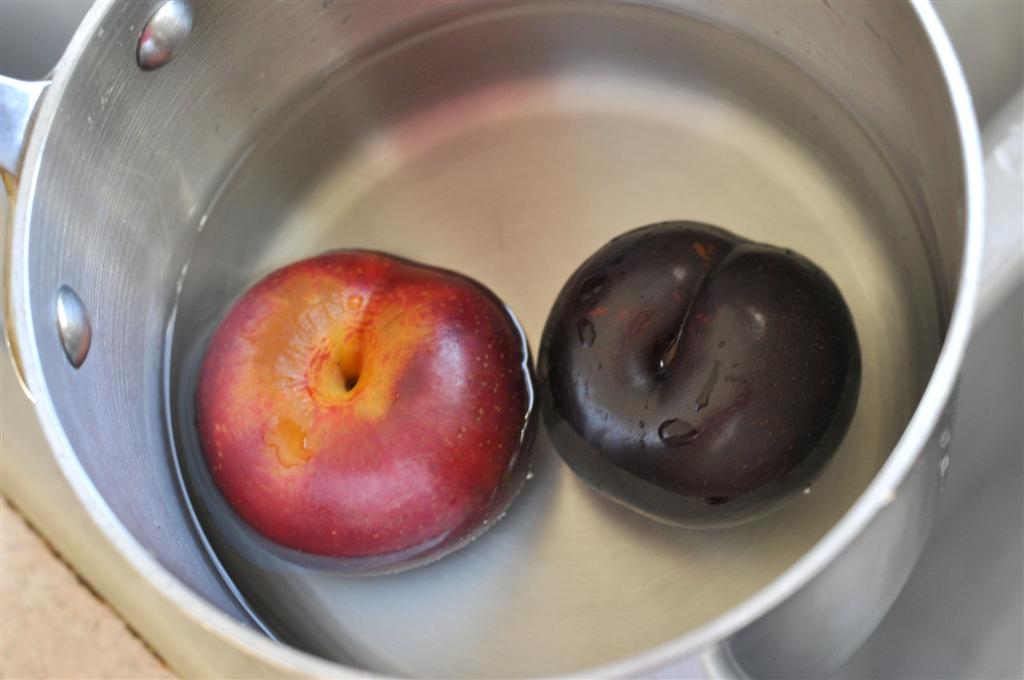 {thirtysomething} How to Make Baby Food Plums