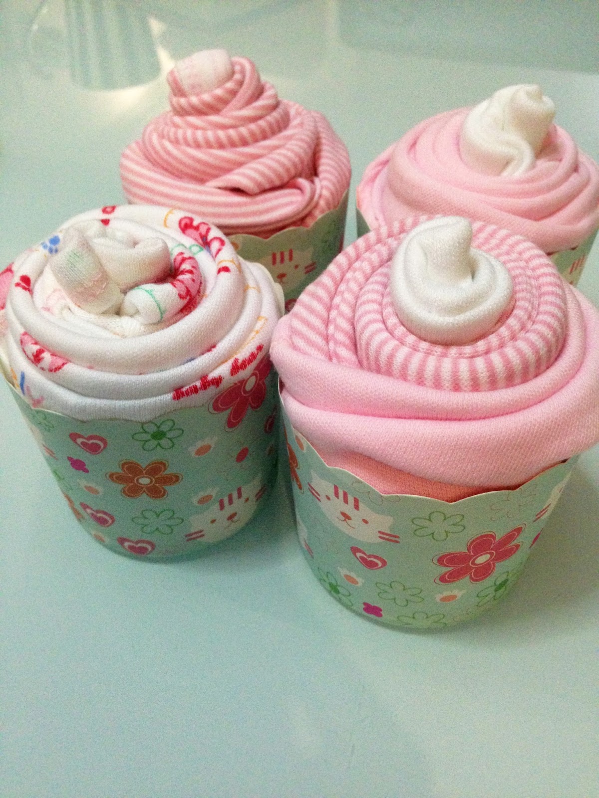 Live a liFe.. Onesies Cupcakes DIY