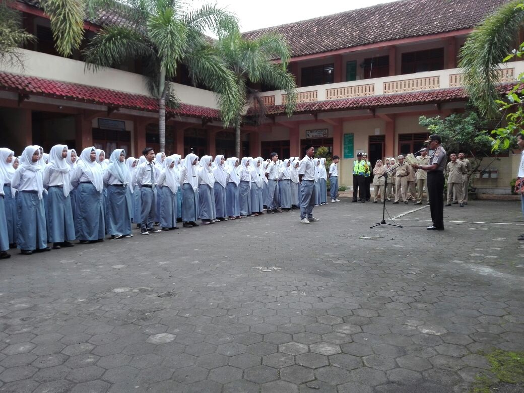 Amanat Pembina Upacara Tentang Persiapan Uas