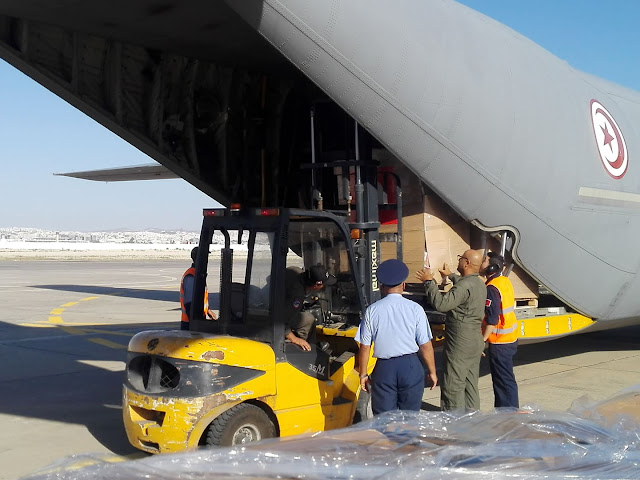 المطار العسكري بالعوينة : انطلاق شحنة ثانية من المساعدات نحو بيروت (صور)