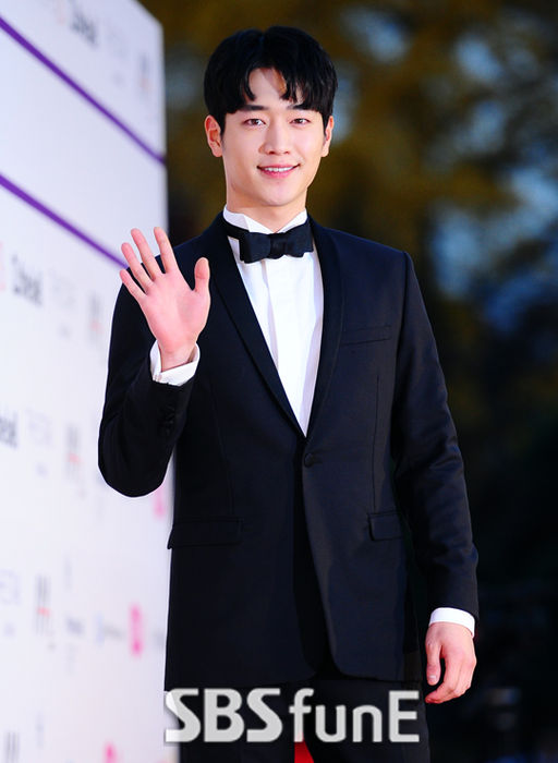 오늘자 시상식 서강준 | 인스티즈