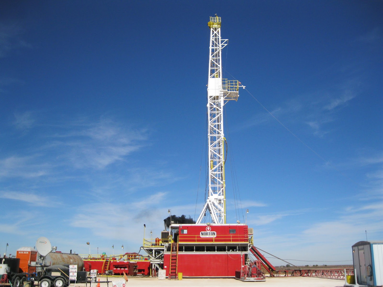 MEC&F Expert Engineers TWO OILFIELD WORKERS WITH NORTON ENERGY