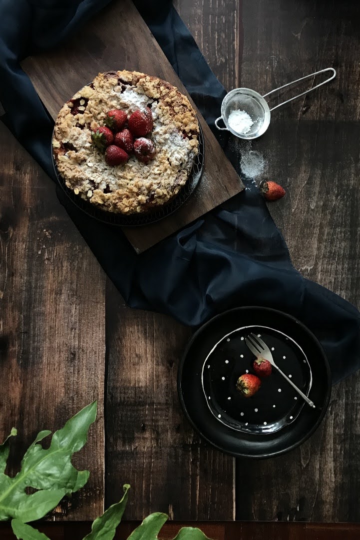 food-photography-maru-aveledo-coffee-cake-ricotta-strawberry-fresa