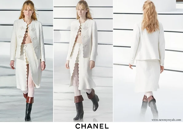 Nina Flohr wore a tweed jacket and skirt from Chanel Autumn-Winter 20 collection