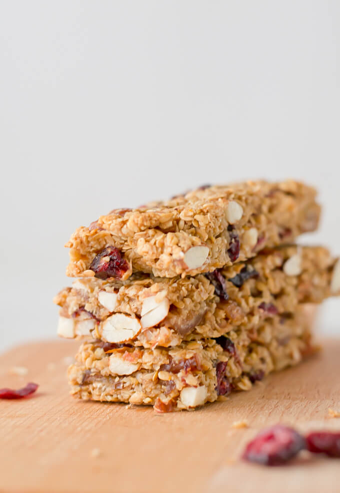 How to make muesli bars via danceofstoves.com How to make muesli bars via danceofstoves.com