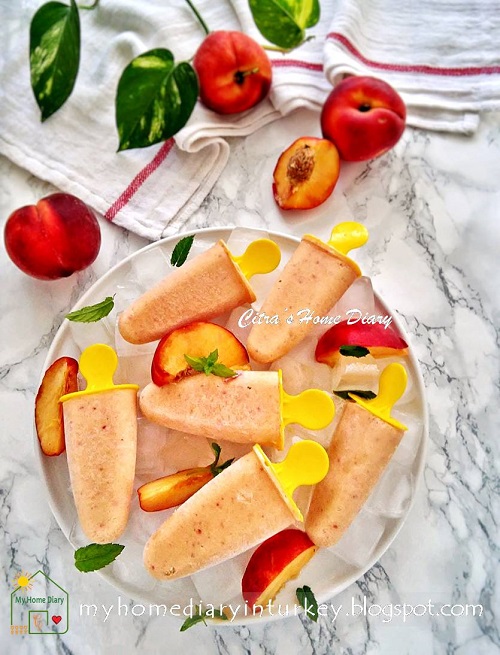 Peach Frozen Yogurt Popsicles| Çitra's Home Diary. #frozenyogurt #popsicles #peachpopsicles #esbuahpersik #şeftali #peachfrozenyogurt #turkishyogurt #summerrecipe #inseasonsummer #fresh