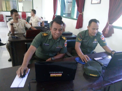 ANGGOTA KODIM SRAGEN LAKSANAKAN SINKRONISASI DAN UPDATE DATA SISFOPERS ONLINE TNI AD TA 2017