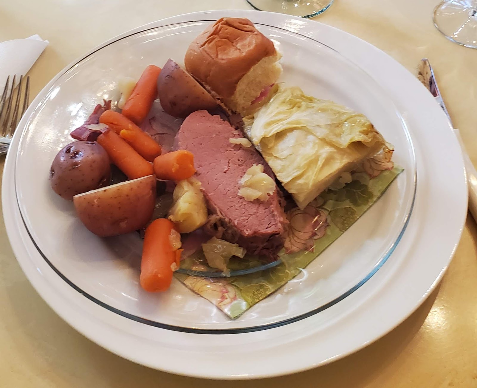 Carrie's Kitchen Creations The BEST (& Easy) Slow Cooker Corned Beef & Cabbage (With Carrots
