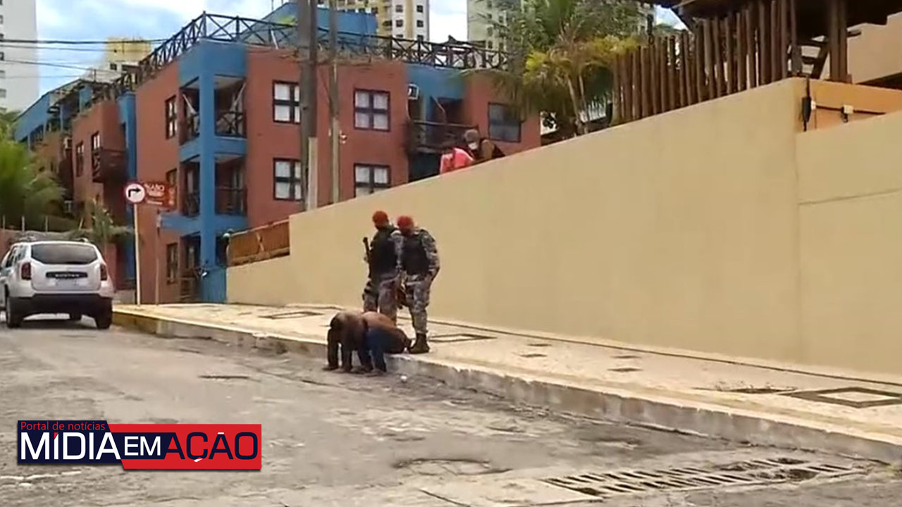 Bandidos armados invadem posto de saúde e roubam vacinas contra a Covid-19 em Natal