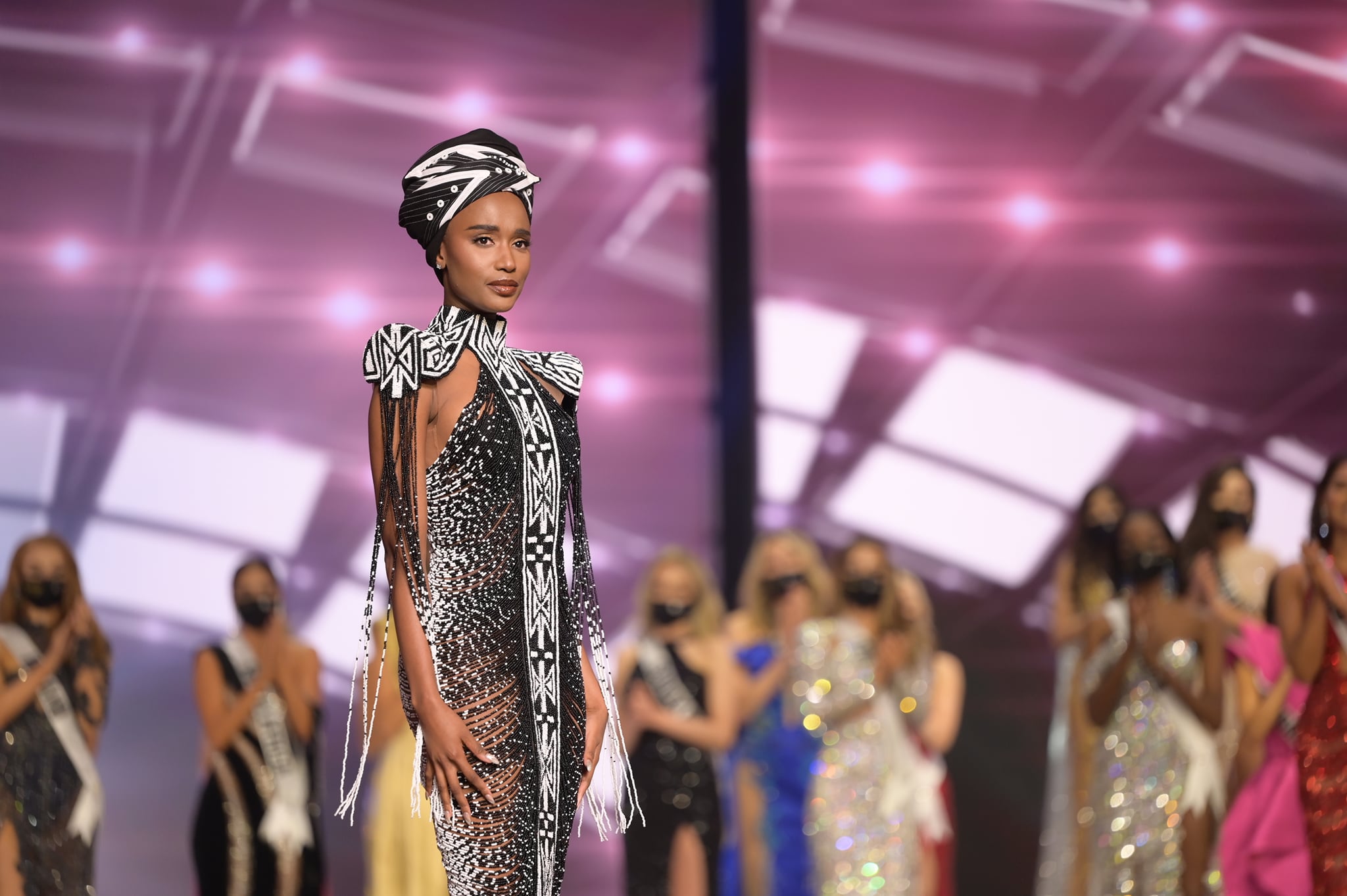 South Africa S Zozibini Tunzi Takes Her Final Walk As Miss Universe