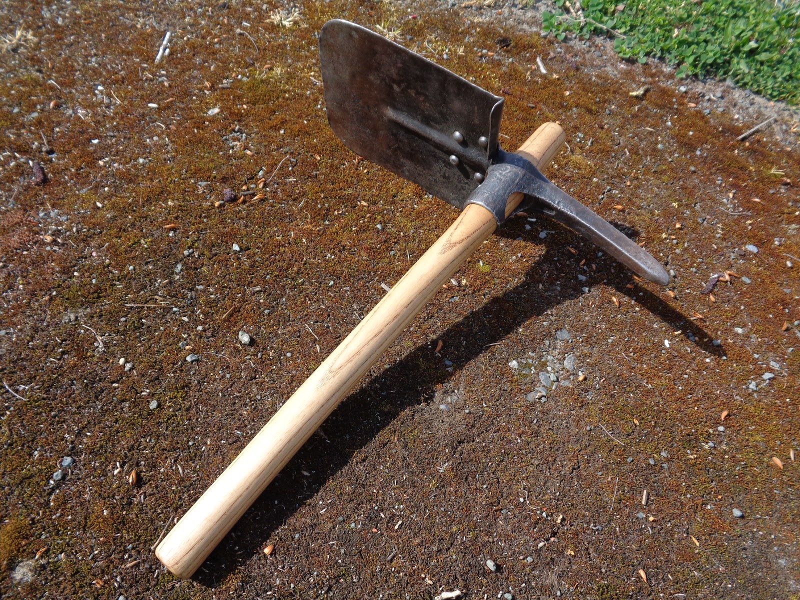 Four Bees Portuguese Entrenching Tool, Model 1909, Model 1911, Portugese Expeditionary Forces