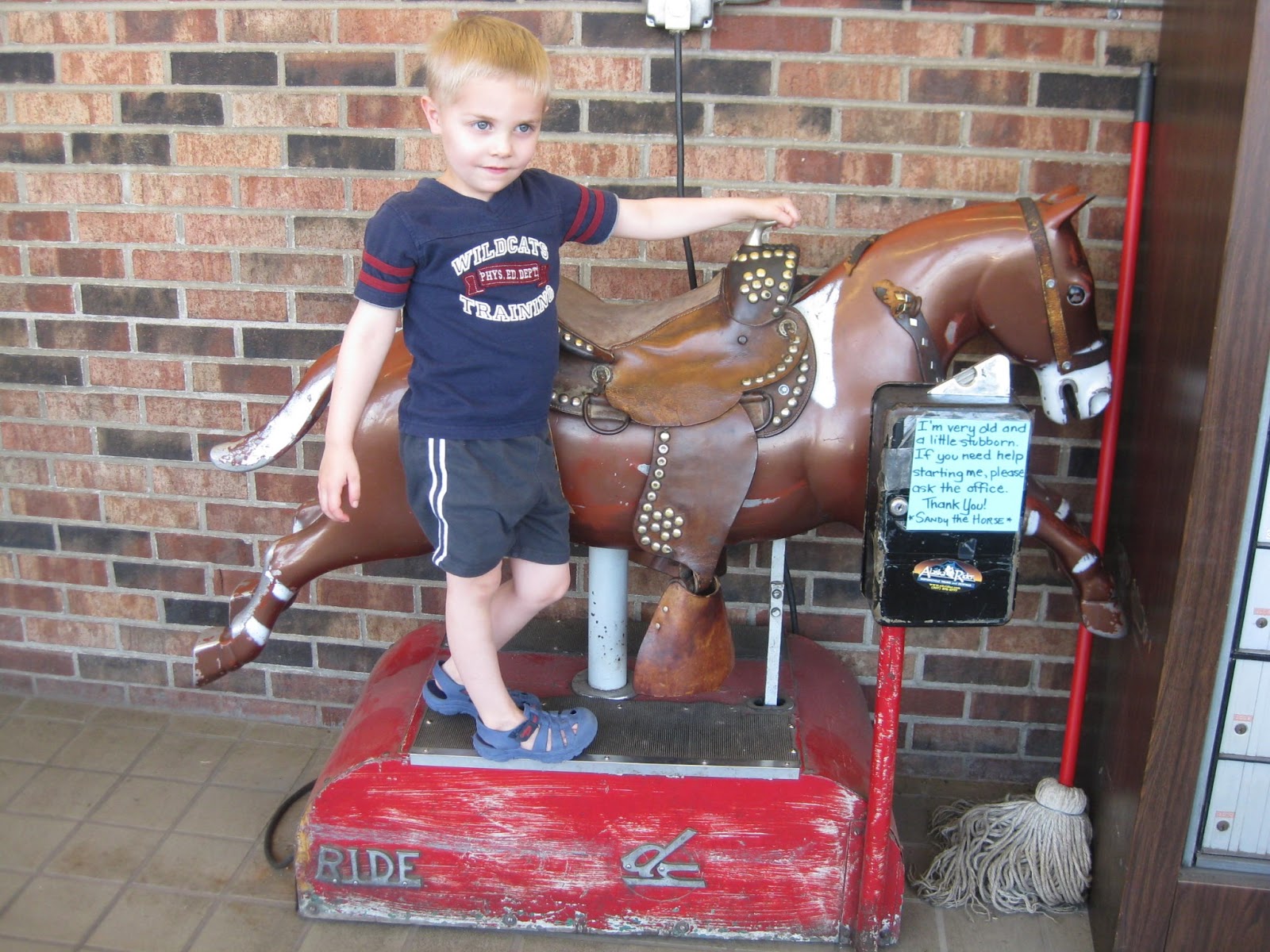 Googie's Attic: Riding Sandy