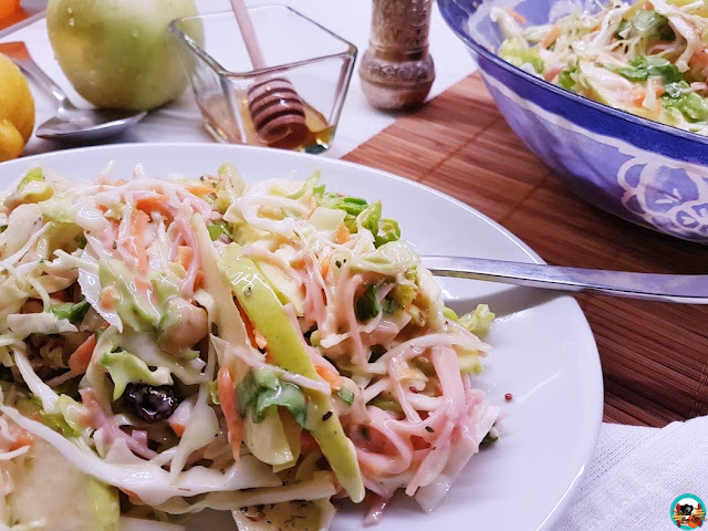 Ensalada de col con manzanas