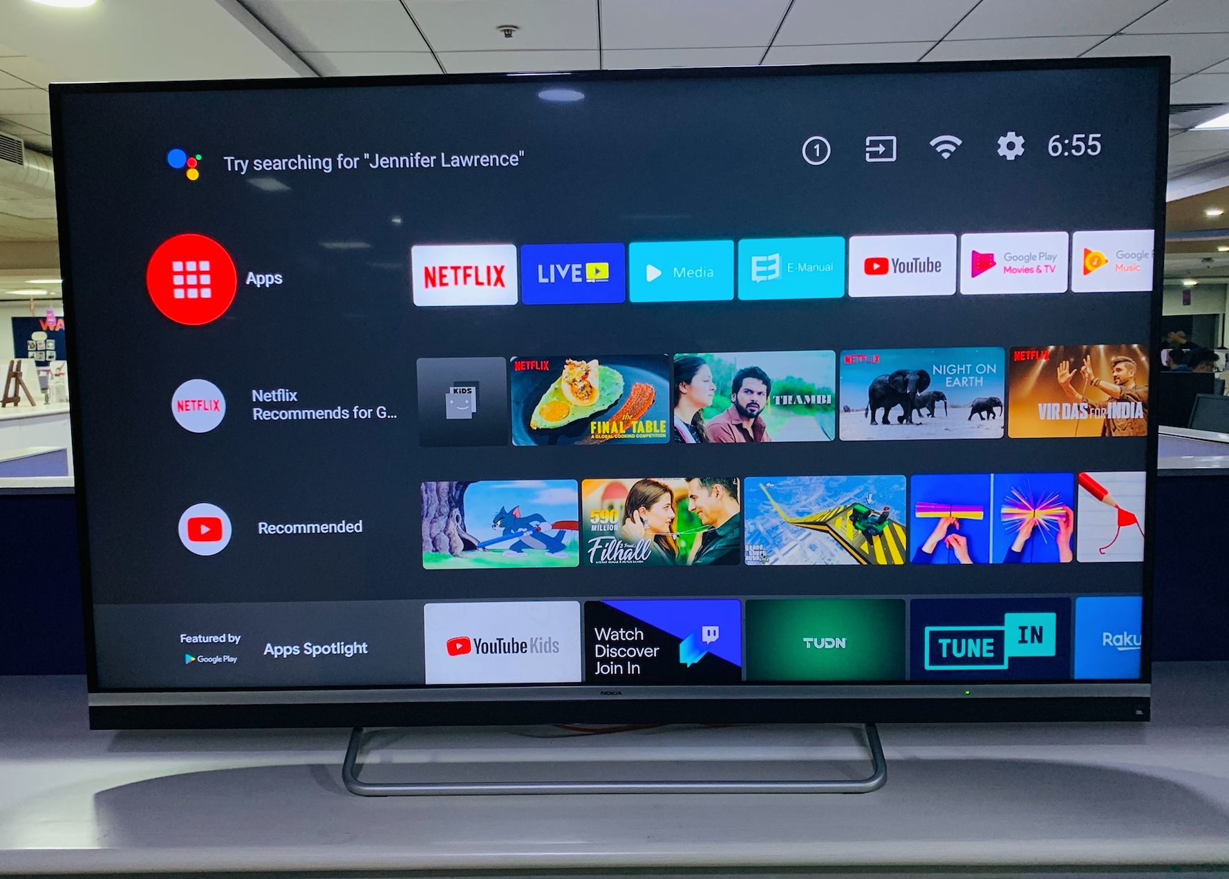 Smart TV 4K LED 65 Inci Nokia, dengan Android O dan Chromecast Bawaan