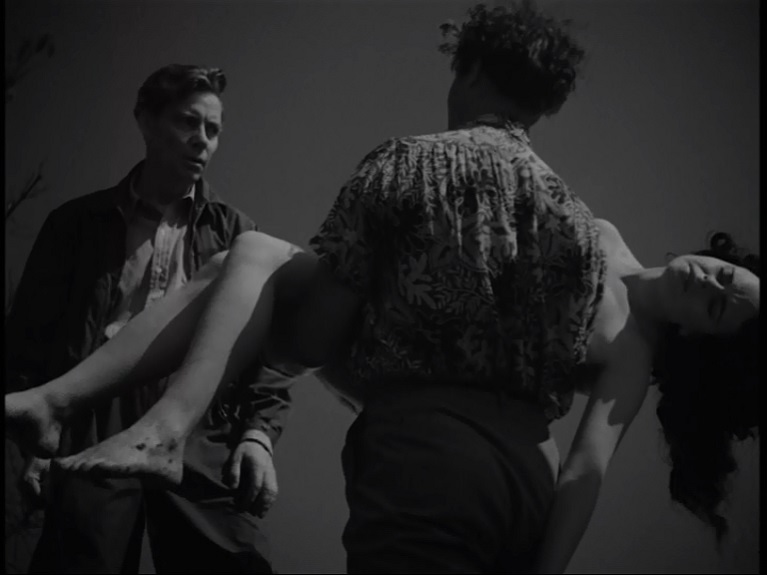 A BRUXA VOLTA À VIDA (LEGENDADO/DVD-RIP) – 1952 A%2BBruxa%2BVolta%2B%25C3%25A0%2BVida%2B%25281952%2529_snapshot_00.23.09.751