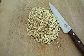 chop-almond-and-pistachio