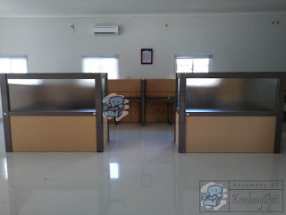Meja Sekat Kantor Custom + Furniture Semarang ( Meja Sekat Kantor )