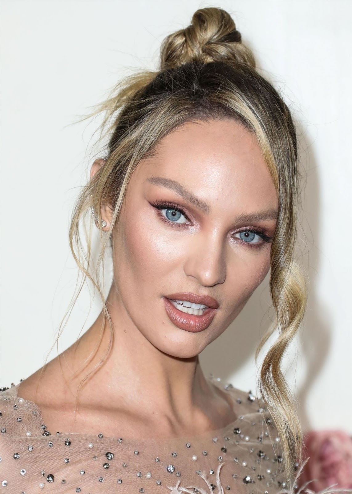 Candice Swanepoel – 2019 REVOLVE Awards | eZineInsider.com Celebrity