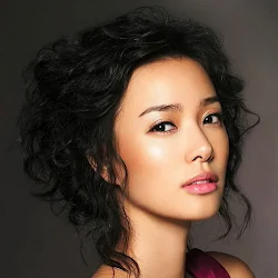 Son Tae Young on the Magazine Foto 3