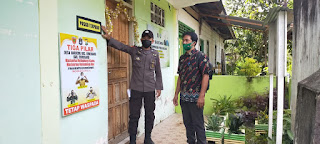 Bersama Kepala Desa, Briptu Suyuti Periksa Perkembangan Posko Kampung Tanggung dan PPKM