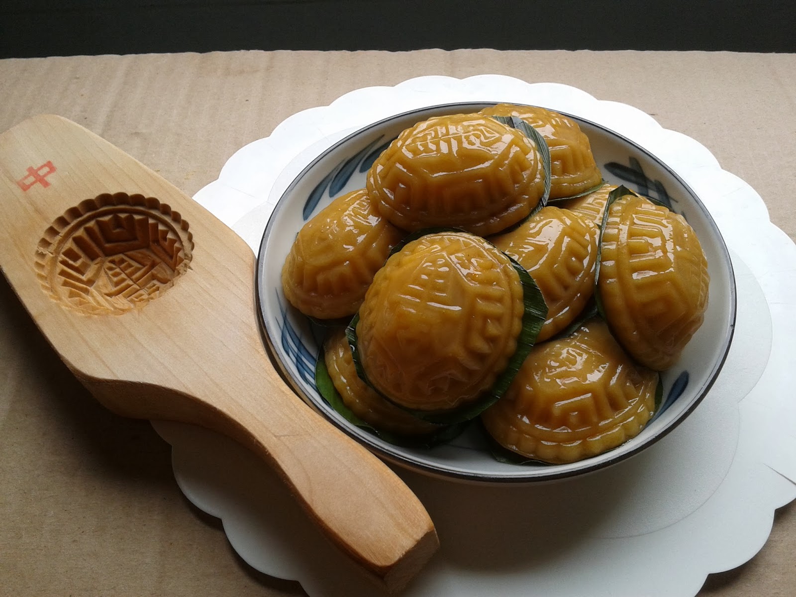 爱厨房的幸福之味: 白椰丝金瓜糕（龟糕） Pumpkin Coconut Filling Ang Ku Kuih