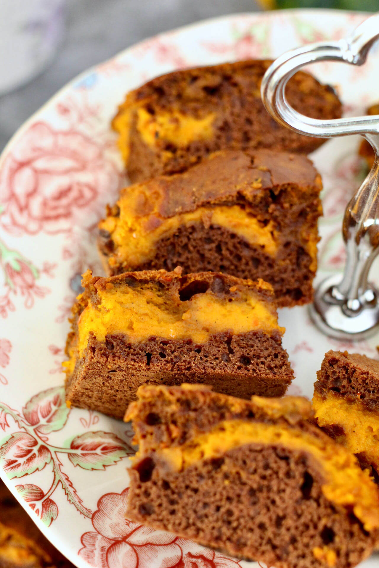 HOME OF HAPPY: SAFTIGE SCHOKO-KÜRBIS-BROWNIES HOME OF HAPPY: SAFTIGE SCHOKO-KÜRBIS-BROWNIES