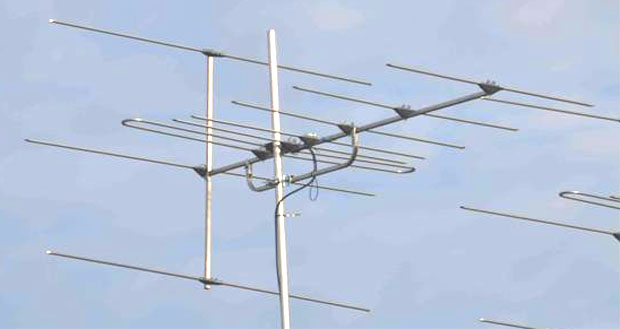EI7GL.A diary of amateur radio activity: The DL7APV 8 x 9 Element Antenna  Array for Band 2 (88-108 MHz)