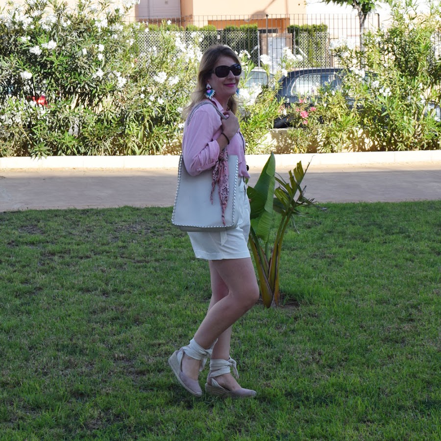 Short_blanco_blusa_rosa_summer10x10