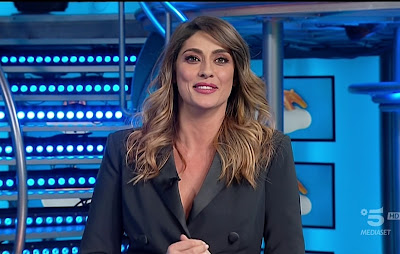 Elisa Isoardi conduttrice tv striscia la notizia
