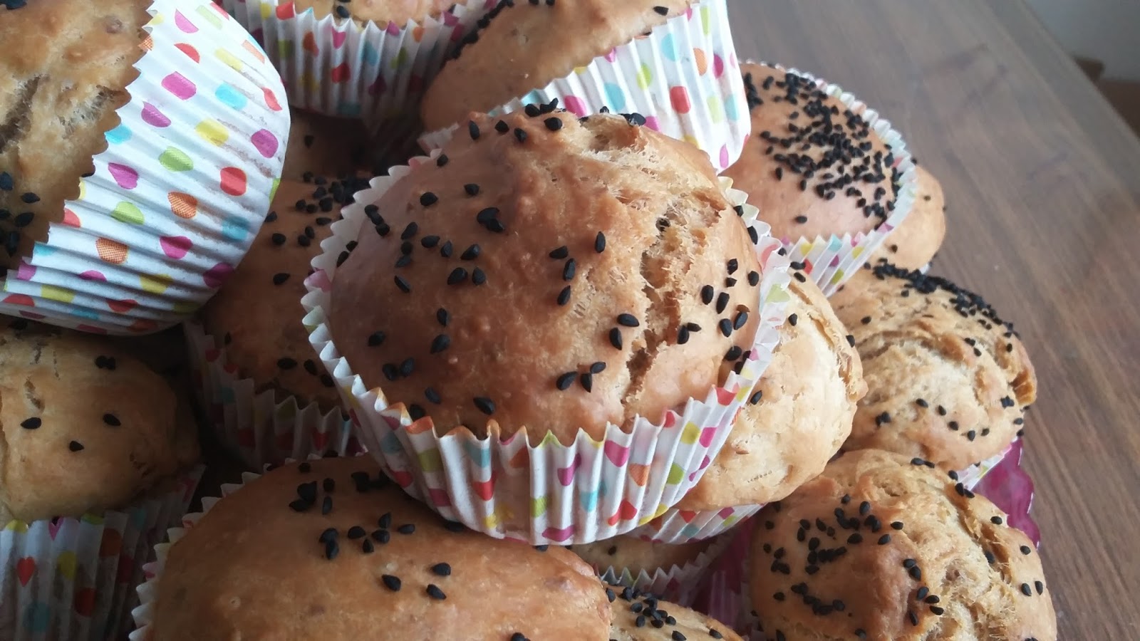 RUKEN�İN TARİFİ PEYNİR ALTI SUYU İLE YAPILAN MUFFİN ÇÖREK