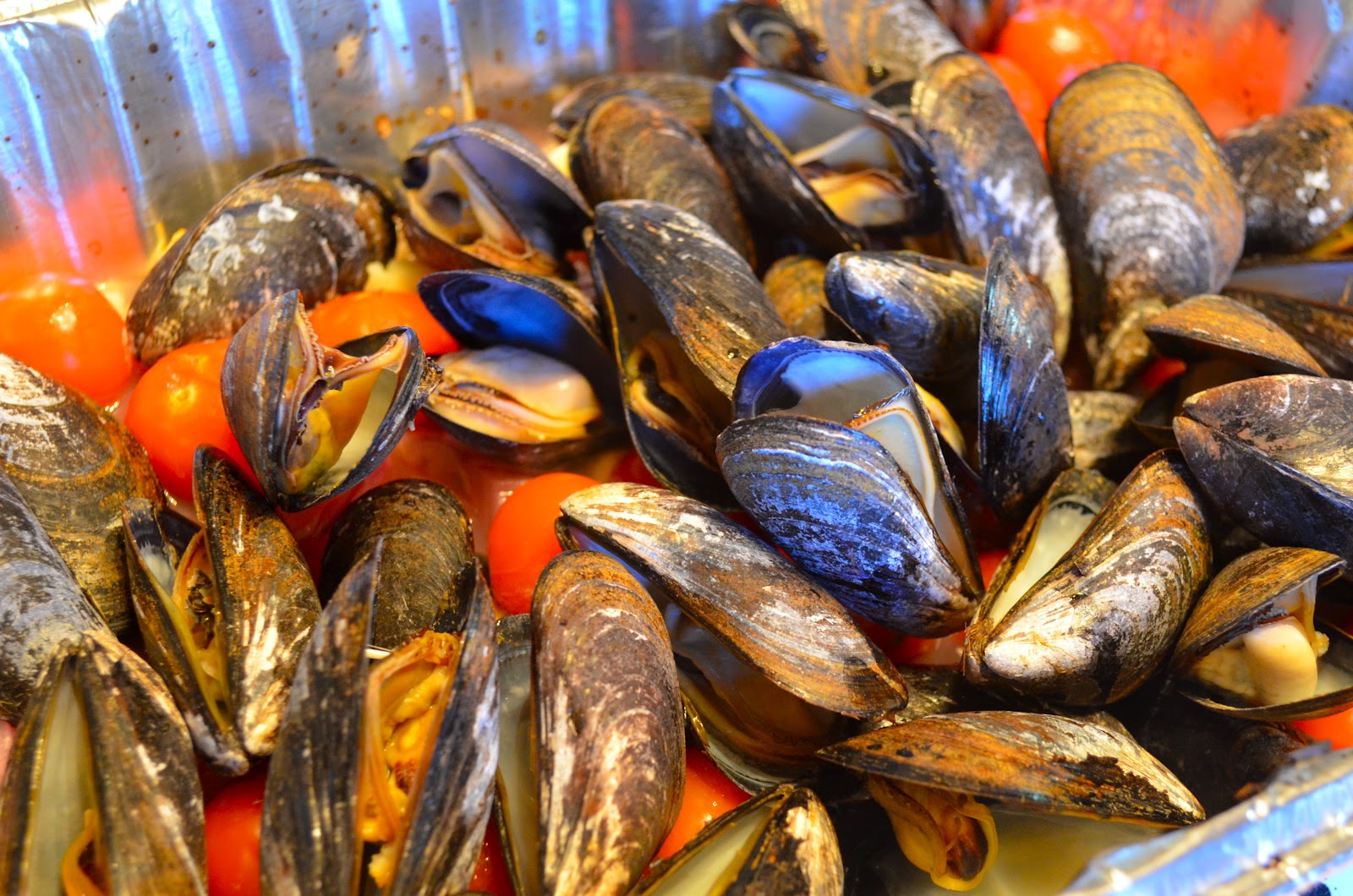 Grumpy When Hungry Tomato, Garlic, and White Wine Steamed Mussels